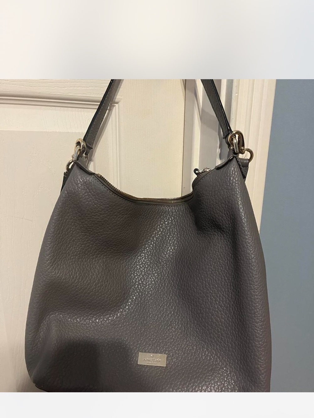 Gray Leather Shoulder Bag - Sleek Everyday Carry